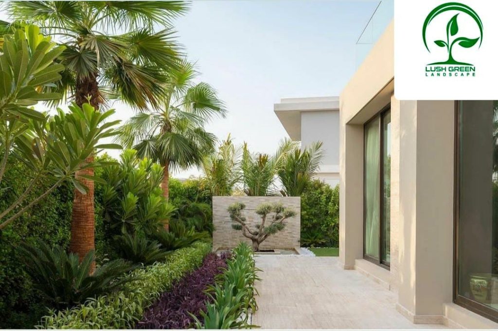 Palm-lined side garden